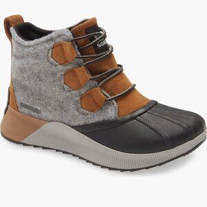 Women's Sorel Out N About III Waterproof Boot Camel, Brown & Black Size 9 EUC